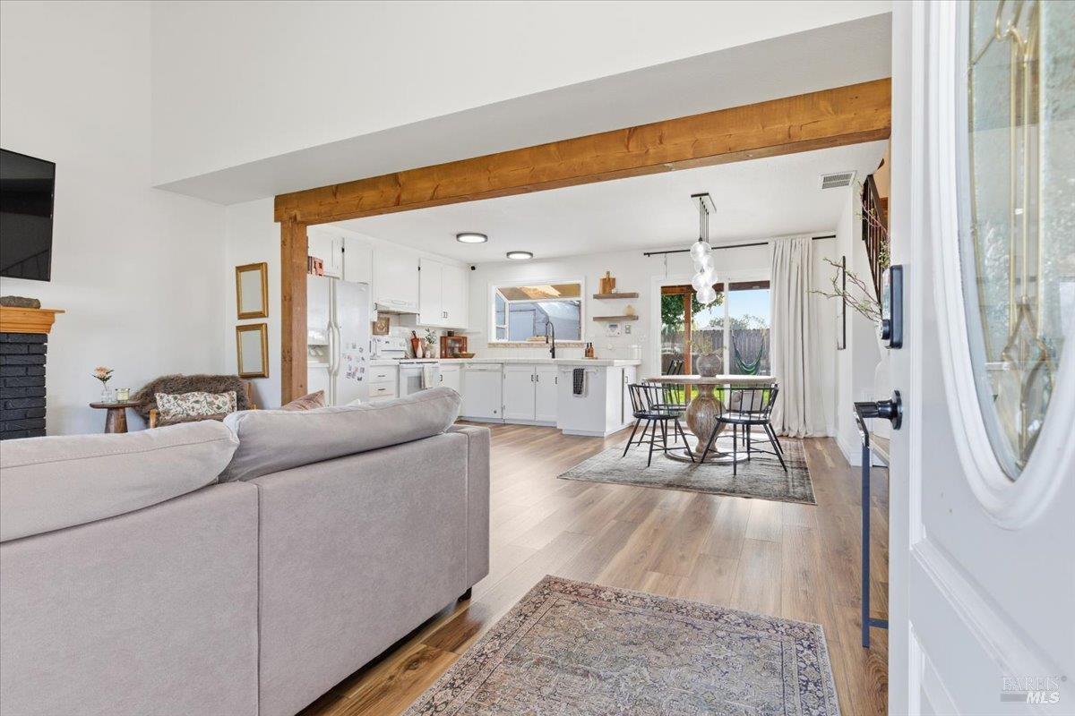 Detail Gallery Image 4 of 45 For 615 Chyrl Way, Suisun City,  CA 94585 - 3 Beds | 2 Baths