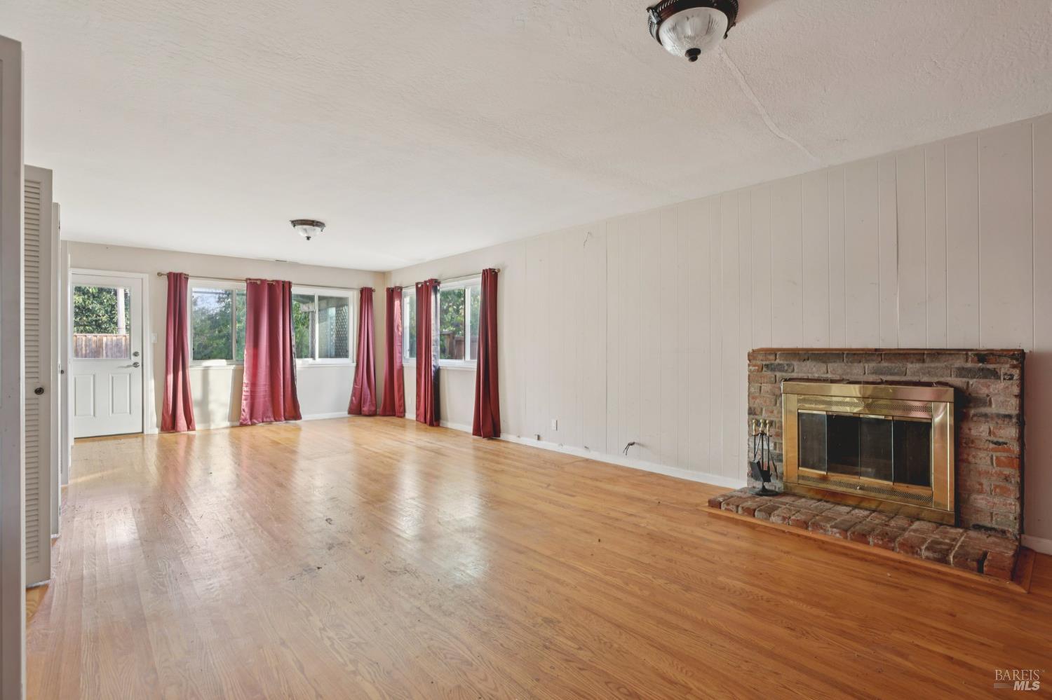 Detail Gallery Image 9 of 24 For 1023 Avondale Ln, Hayward,  CA 94545 - 3 Beds | 2 Baths