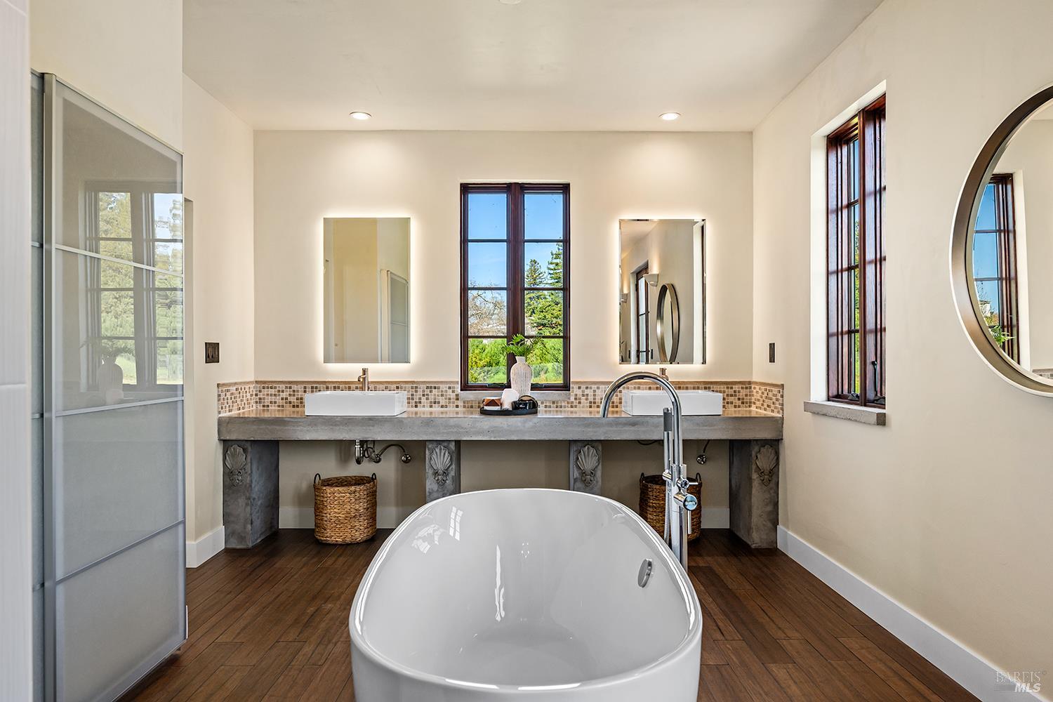 Detail Gallery Image 37 of 75 For 5300 Gravenstein Hwy, Sebastopol,  CA 95472 - 5 Beds | 6/1 Baths