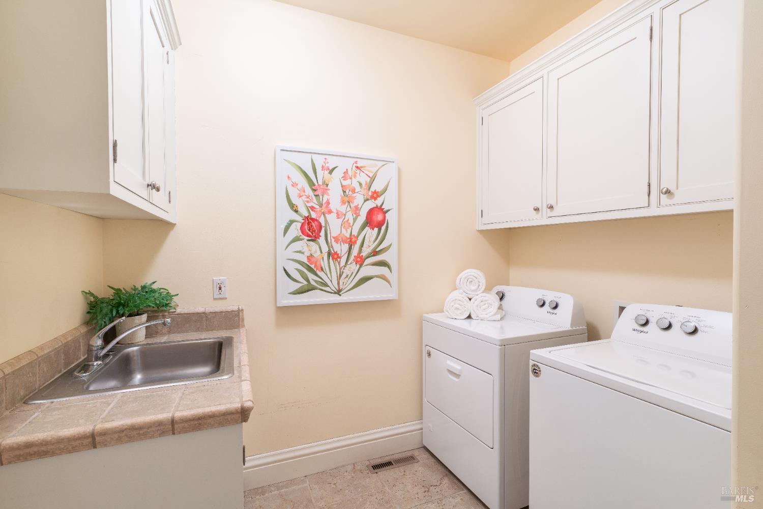 Detail Gallery Image 34 of 47 For 1330 Pine St, Saint Helena,  CA 94574 - 4 Beds | 3/1 Baths