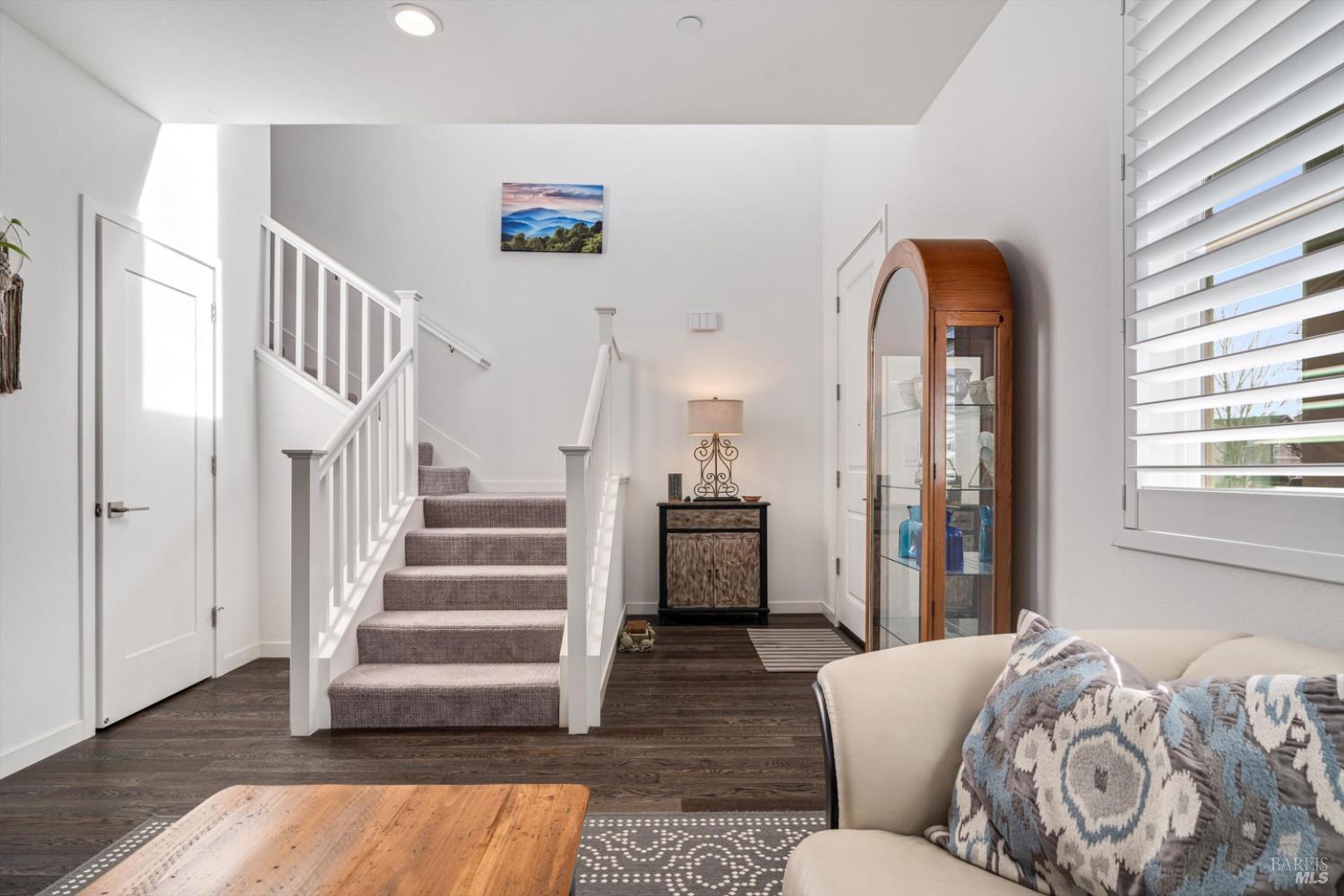 Detail Gallery Image 15 of 29 For 308 Sejong Ln, Santa Rosa,  CA 95403 - 3 Beds | 3 Baths