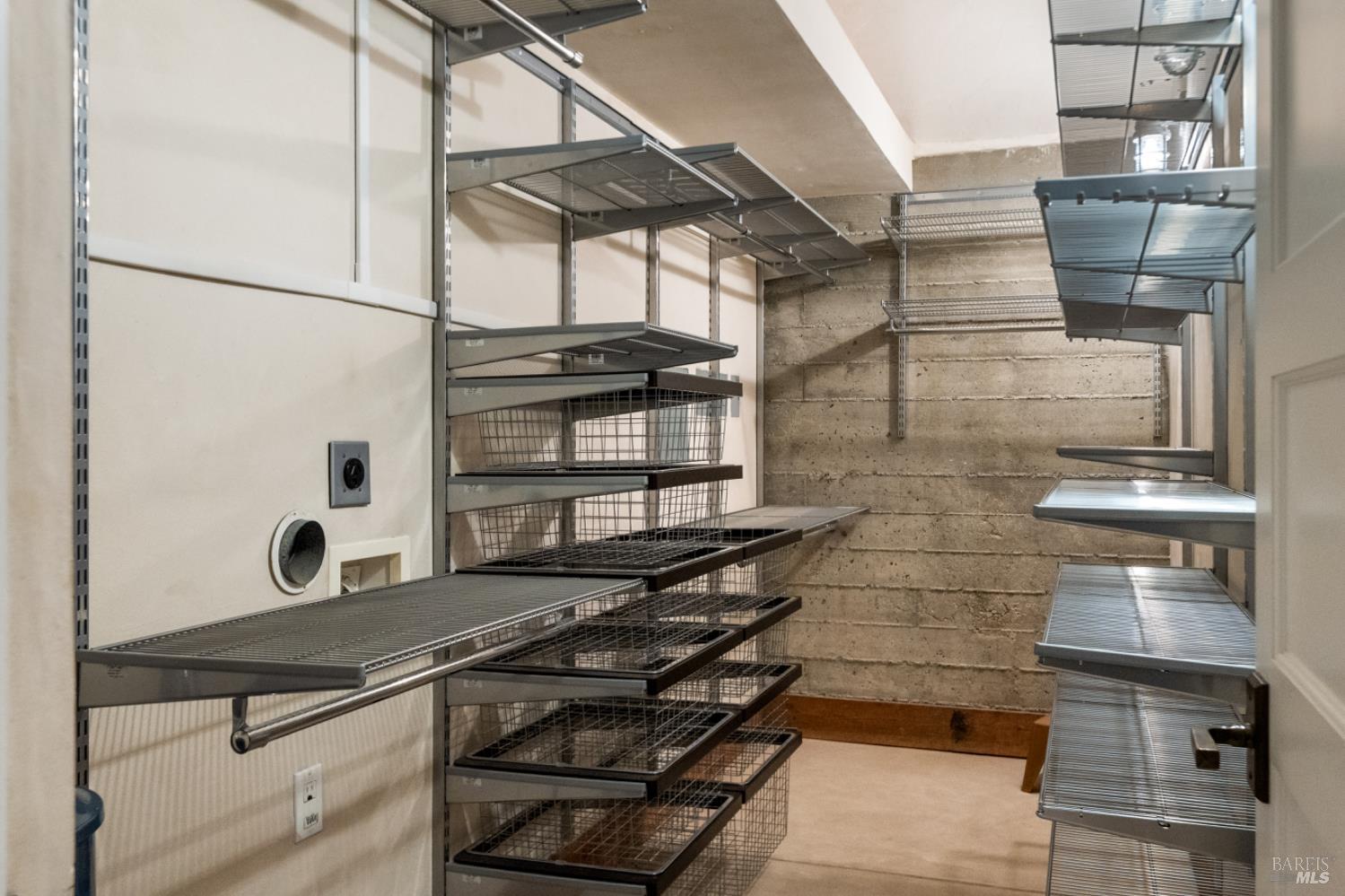 Detail Gallery Image 34 of 44 For 1711 Tainter St, Saint Helena,  CA 94574 - 4 Beds | 4/1 Baths