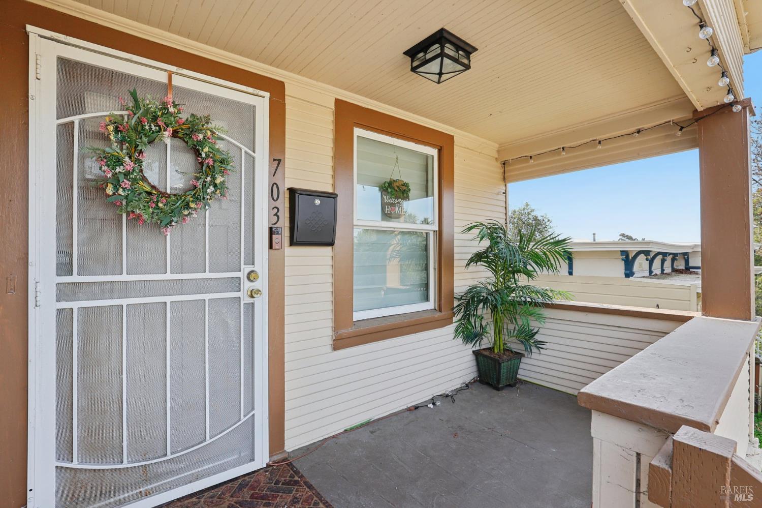Detail Gallery Image 4 of 28 For 703 Capitol St, Vallejo,  CA 94590 - 2 Beds | 1 Baths
