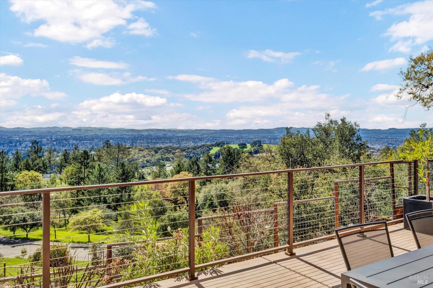 Detail Gallery Image 7 of 66 For 2144 Wedgewood Way, Santa Rosa,  CA 95404 - 5 Beds | 5/2 Baths