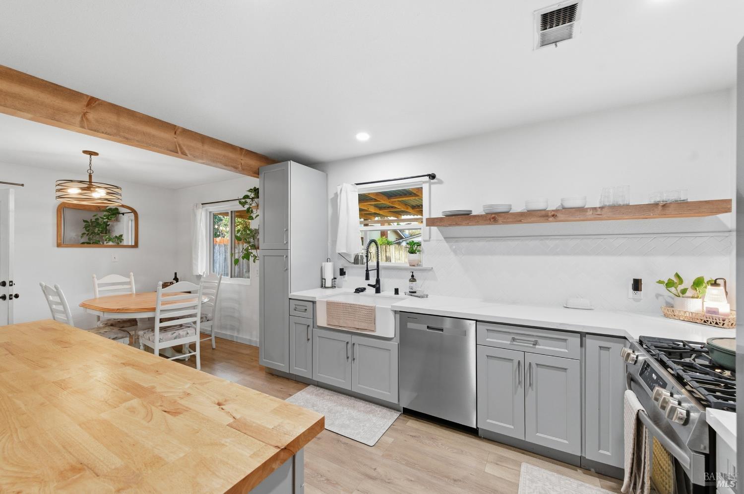 Detail Gallery Image 7 of 42 For 456 Buckeye St, Vacaville,  CA 95688 - 3 Beds | 1 Baths