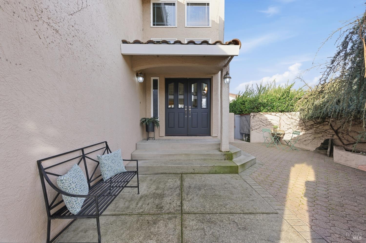 Detail Gallery Image 5 of 56 For 45 Cove Ct, Napa,  CA 94559 - 3 Beds | 2/1 Baths