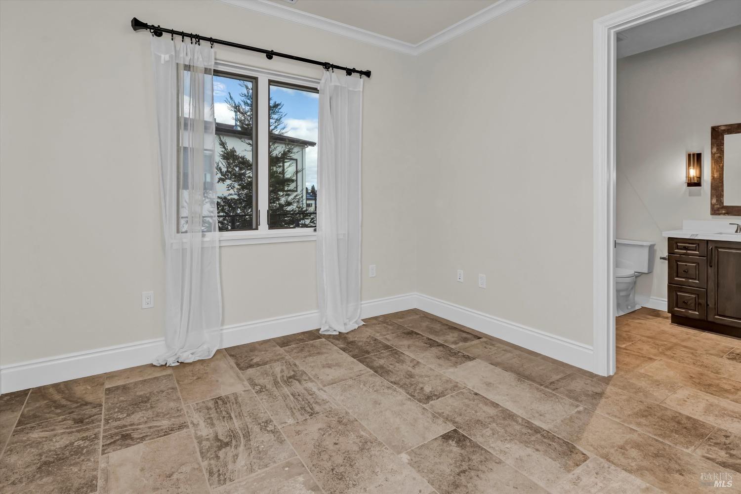 Detail Gallery Image 30 of 66 For 2144 Wedgewood Way, Santa Rosa,  CA 95404 - 5 Beds | 5/2 Baths