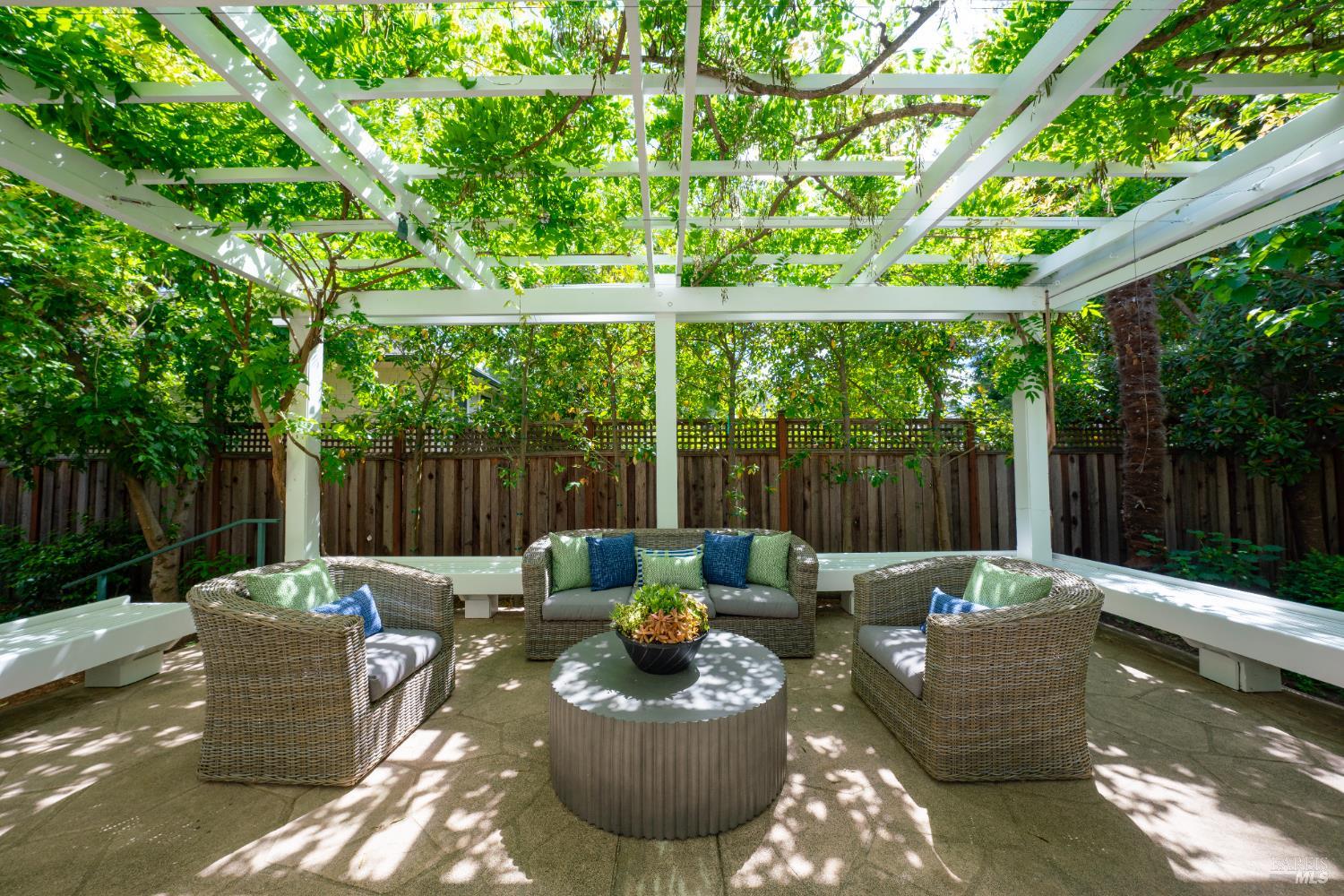 Detail Gallery Image 38 of 47 For 1330 Pine St, Saint Helena,  CA 94574 - 4 Beds | 3/1 Baths