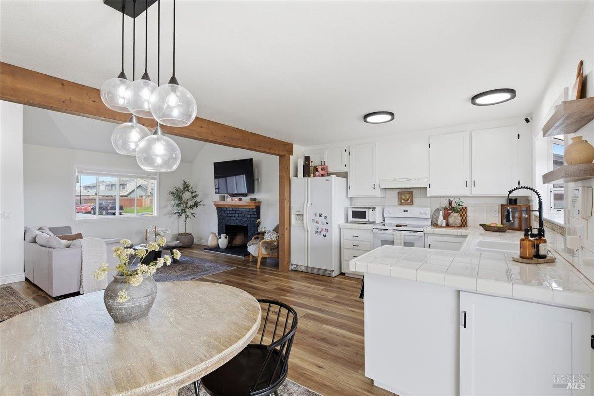 Detail Gallery Image 7 of 45 For 615 Chyrl Way, Suisun City,  CA 94585 - 3 Beds | 2 Baths