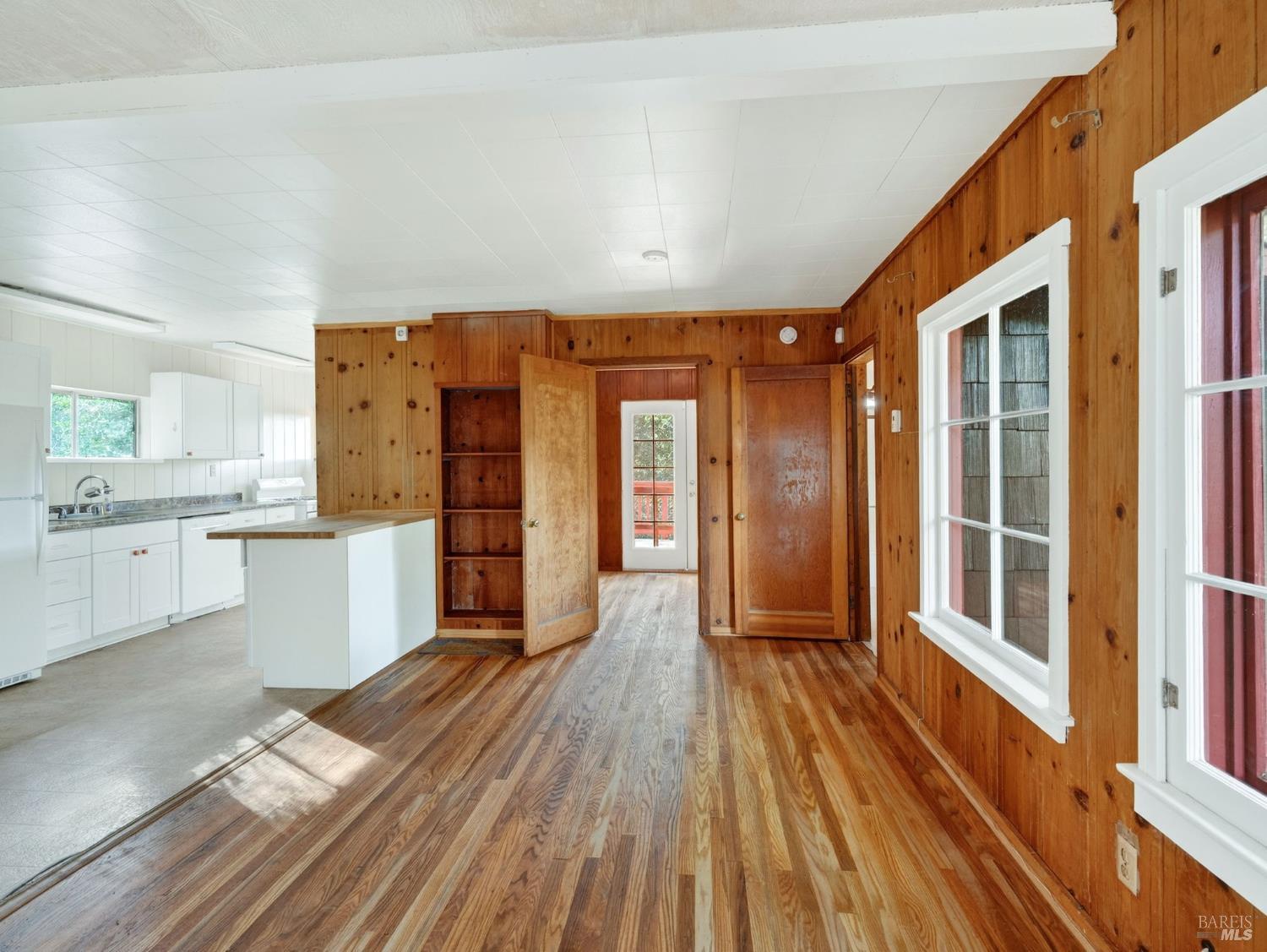 Detail Gallery Image 11 of 52 For 10701 Orr Springs Rd, Ukiah,  CA 95482 - 2 Beds | 1 Baths