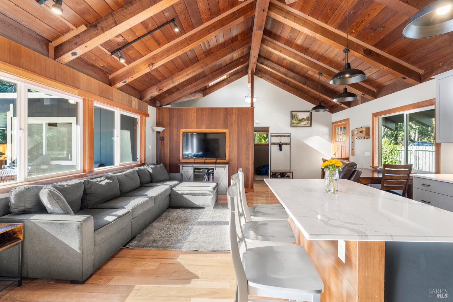 Detail Gallery Image 8 of 37 For 46581 Iversen Dr, Gualala,  CA 95445 - 3 Beds | 2 Baths