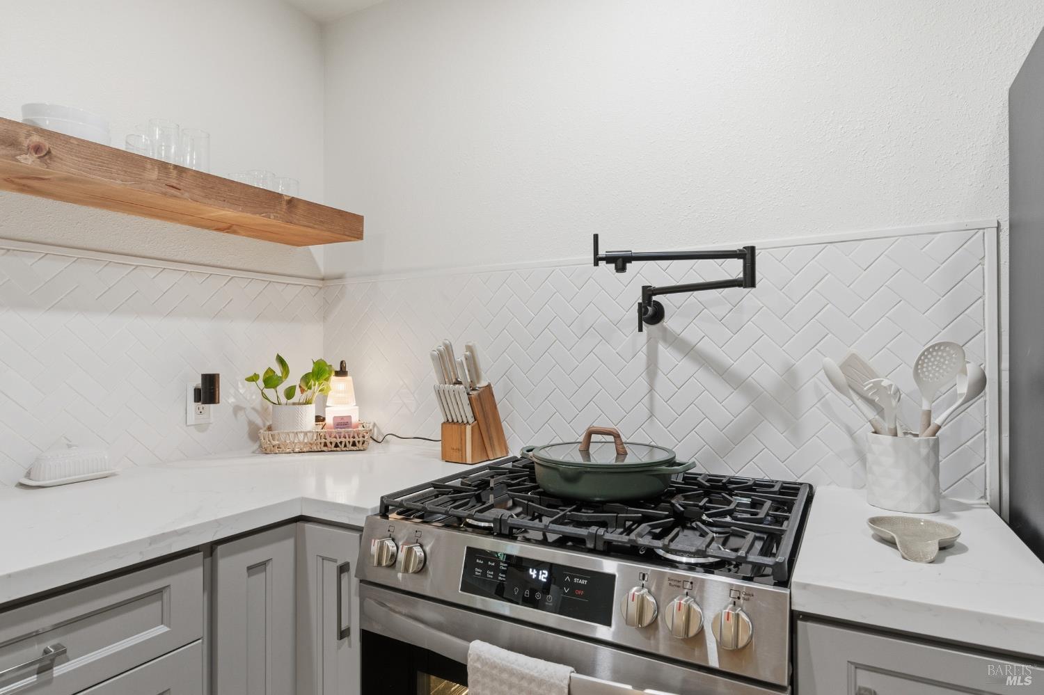Detail Gallery Image 8 of 42 For 456 Buckeye St, Vacaville,  CA 95688 - 3 Beds | 1 Baths