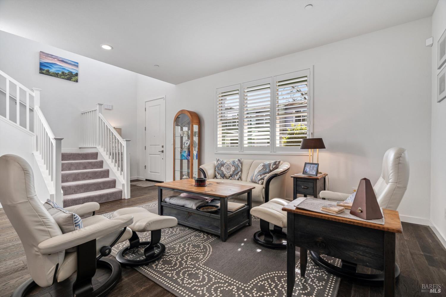 Detail Gallery Image 6 of 29 For 308 Sejong Ln, Santa Rosa,  CA 95403 - 3 Beds | 3 Baths