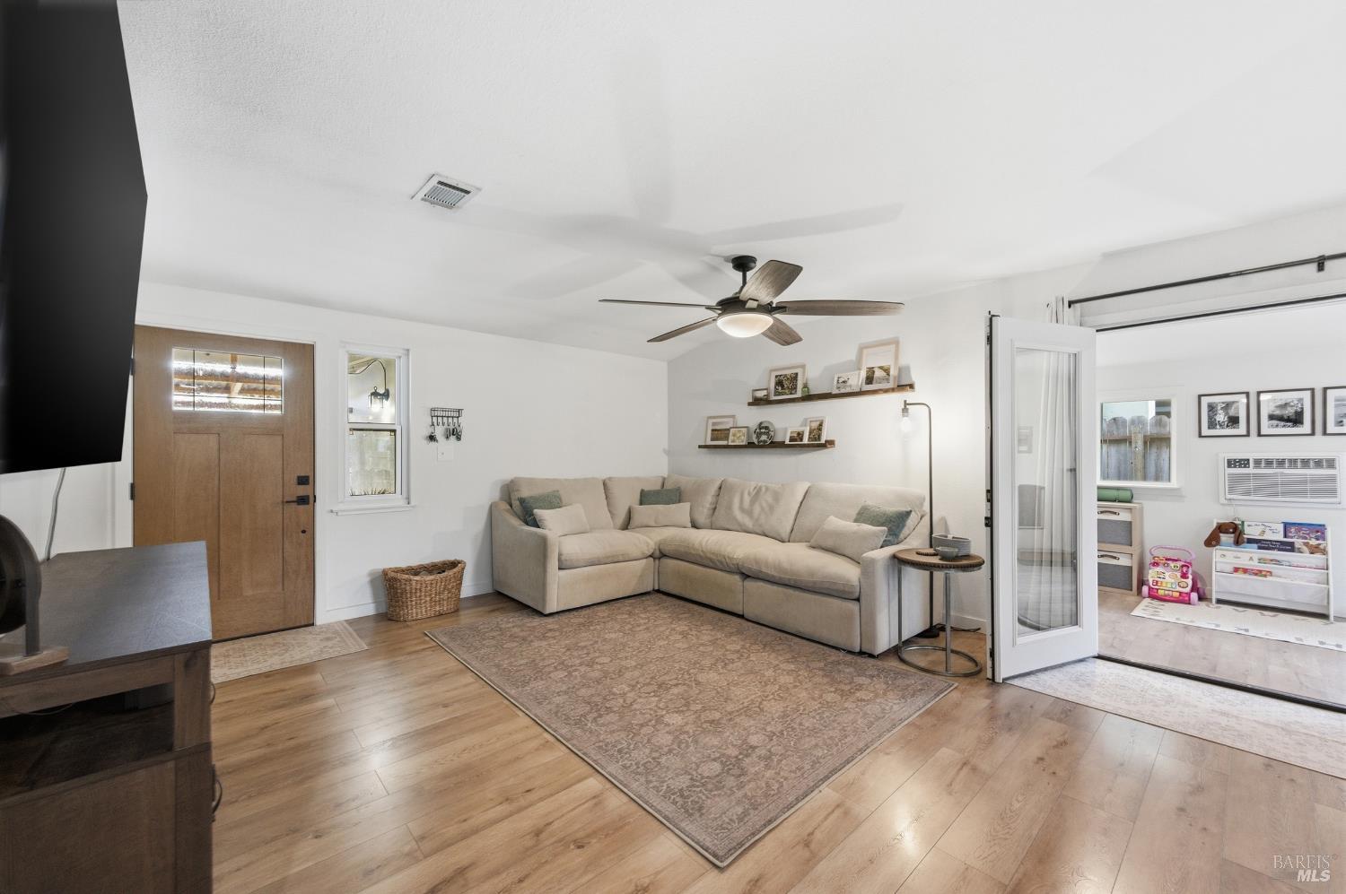 Detail Gallery Image 13 of 42 For 456 Buckeye St, Vacaville,  CA 95688 - 3 Beds | 1 Baths