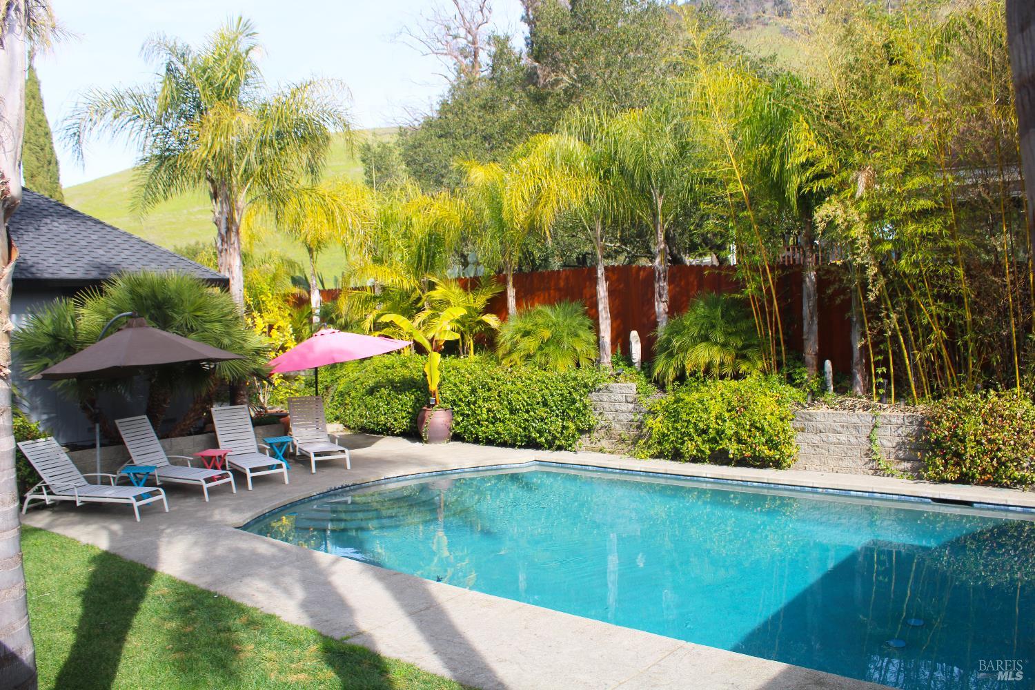 Detail Gallery Image 30 of 35 For 1104 Calistoga Rd, Santa Rosa,  CA 95409 - 3 Beds | 3 Baths