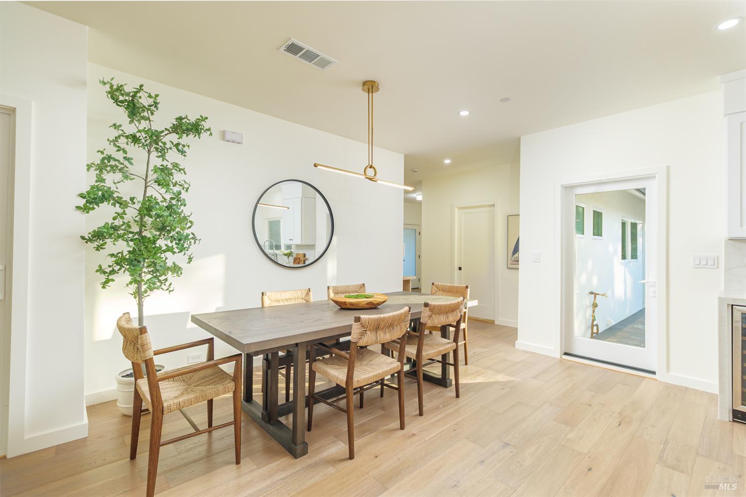 Detail Gallery Image 7 of 58 For 2242 Vineyard Rd, Novato,  CA 94947 - 4 Beds | 3/1 Baths