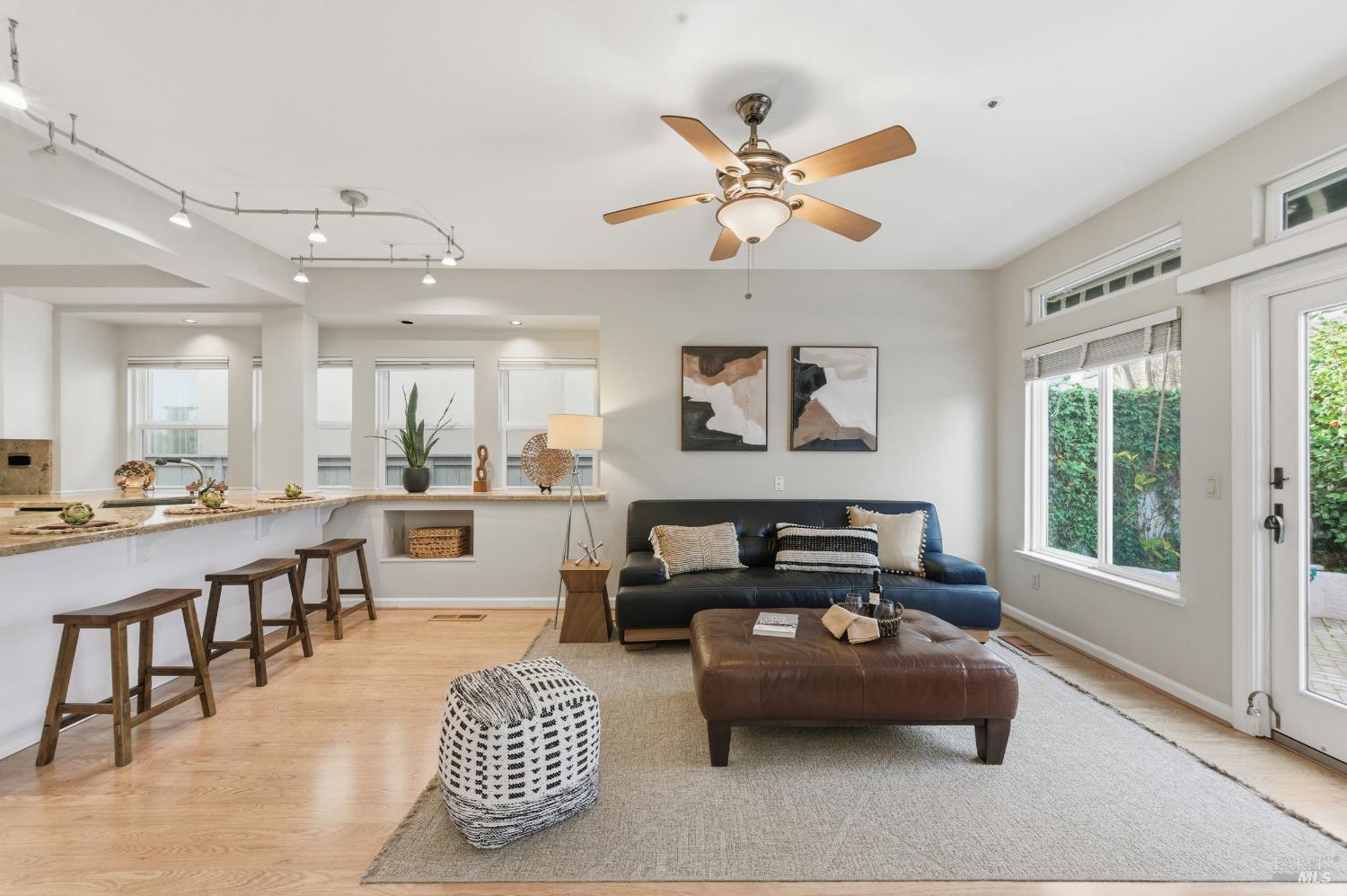 Detail Gallery Image 14 of 56 For 45 Cove Ct, Napa,  CA 94559 - 3 Beds | 2/1 Baths