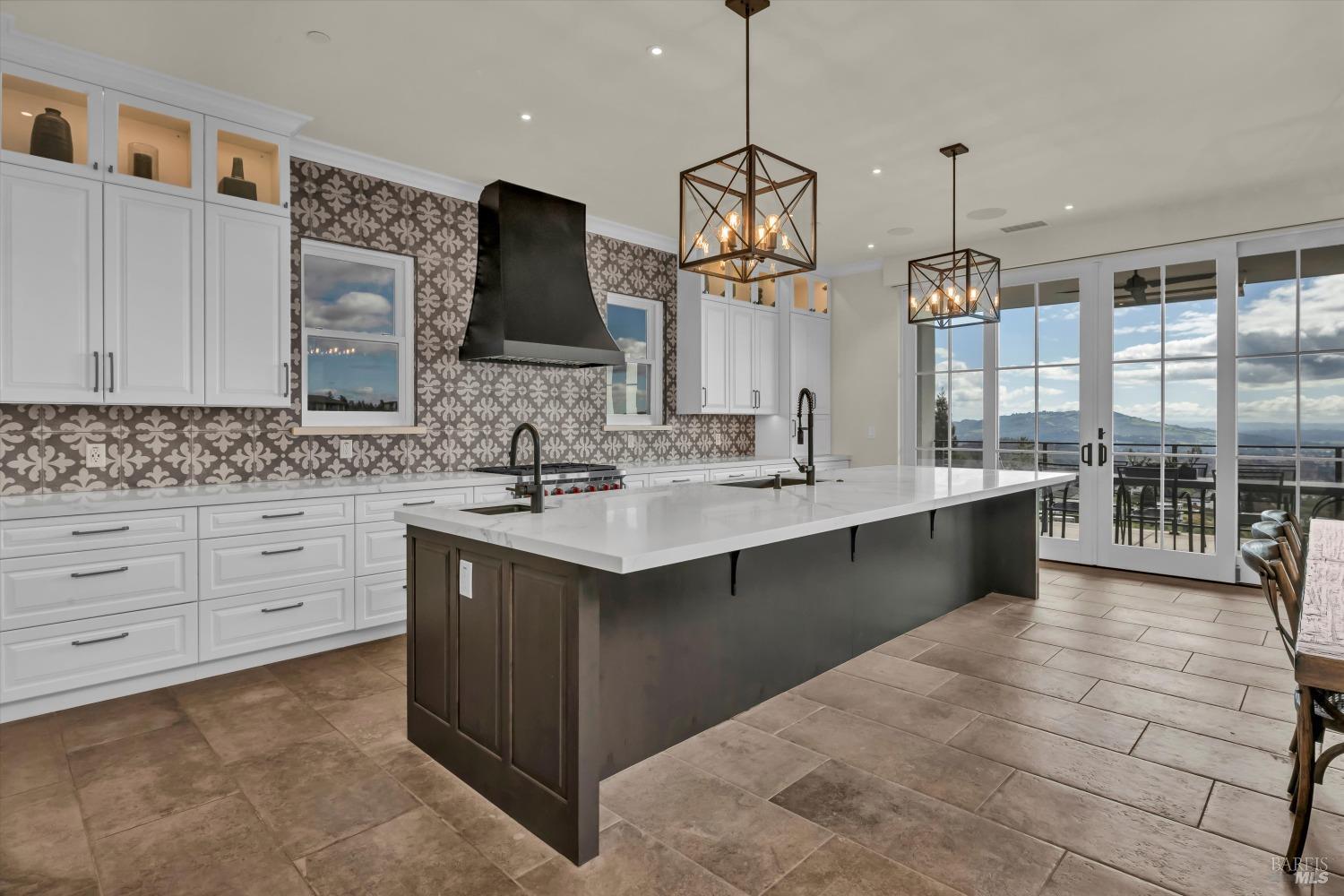 Detail Gallery Image 8 of 66 For 2144 Wedgewood Way, Santa Rosa,  CA 95404 - 5 Beds | 5/2 Baths