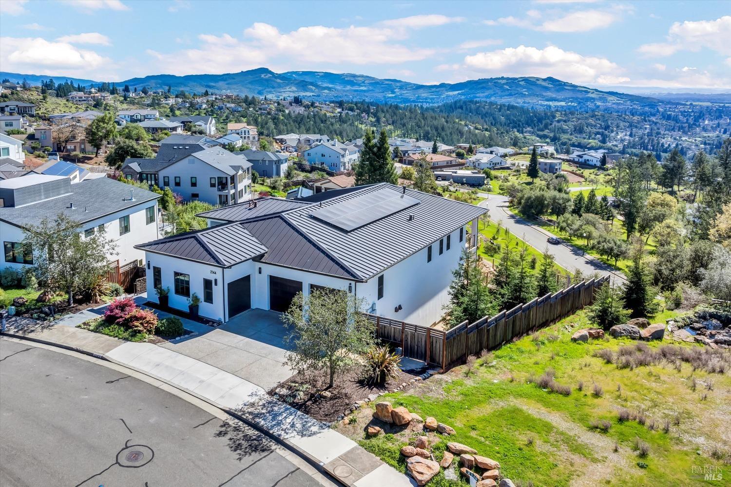 Detail Gallery Image 56 of 66 For 2144 Wedgewood Way, Santa Rosa,  CA 95404 - 5 Beds | 5/2 Baths