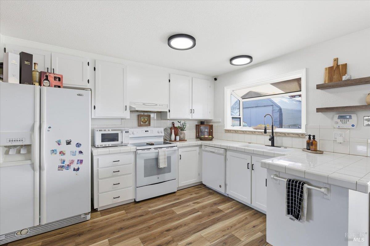 Detail Gallery Image 9 of 45 For 615 Chyrl Way, Suisun City,  CA 94585 - 3 Beds | 2 Baths