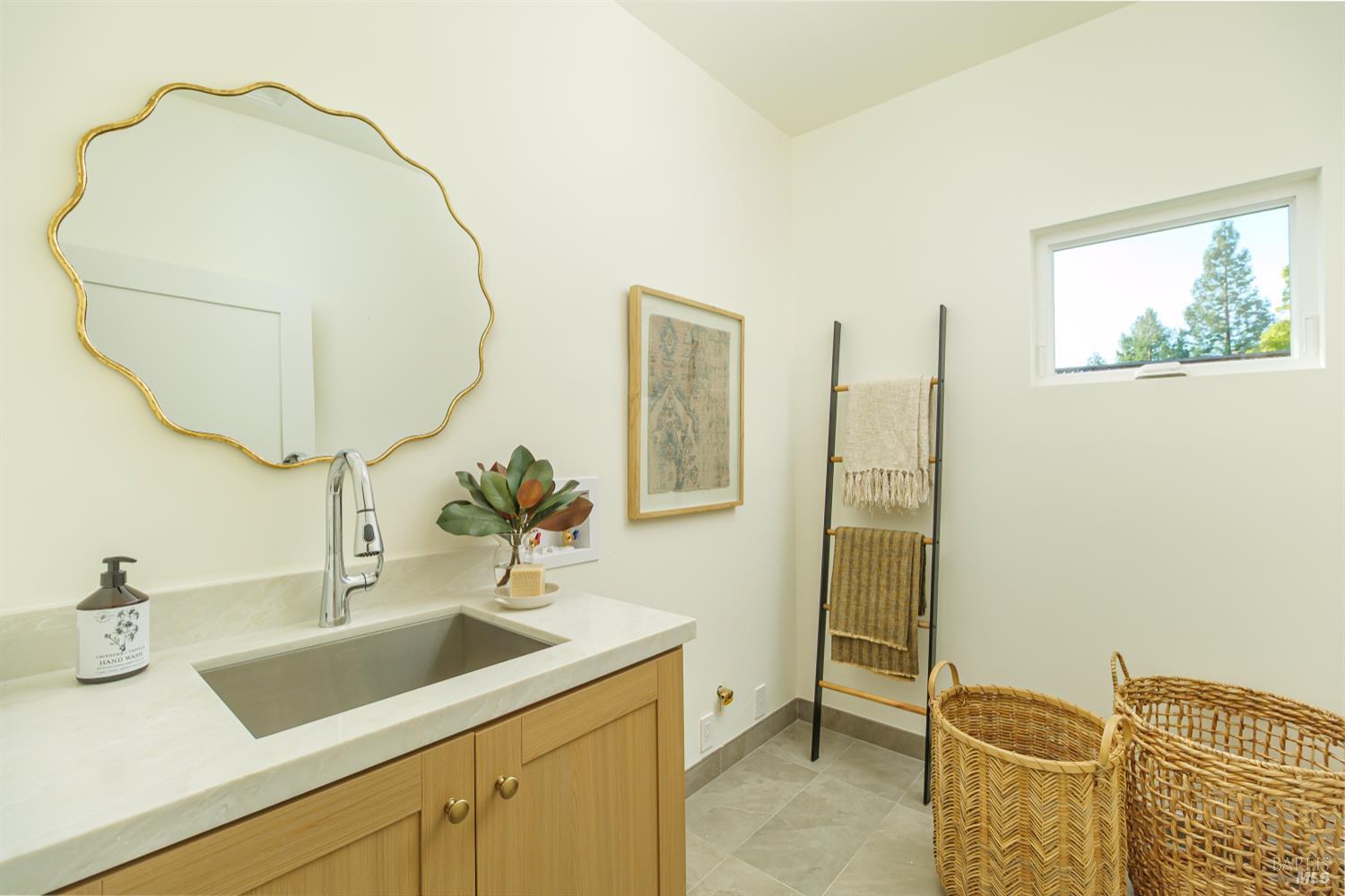 Detail Gallery Image 25 of 58 For 2242 Vineyard Rd, Novato,  CA 94947 - 4 Beds | 3/1 Baths