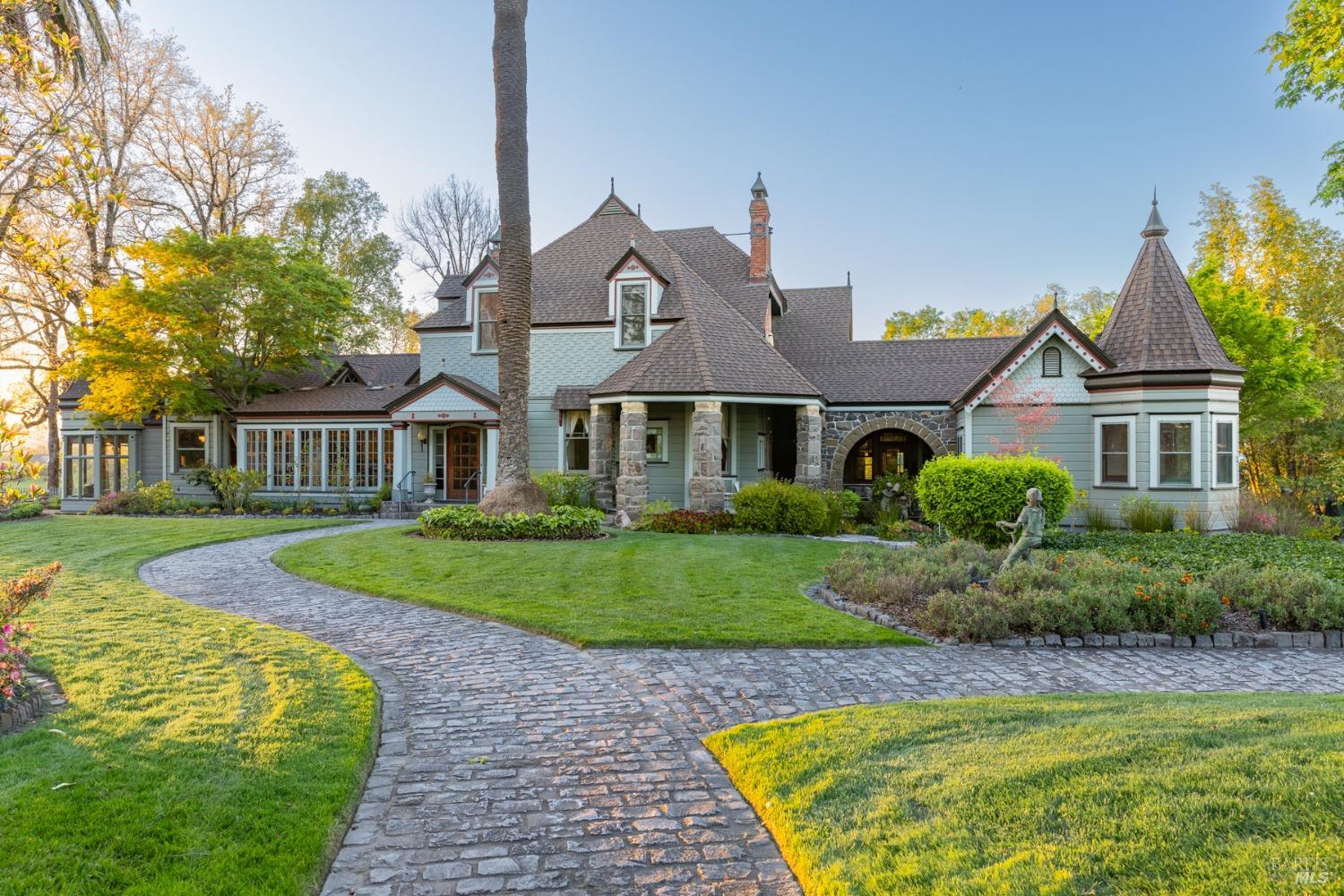 Detail Gallery Image 11 of 59 For 2875 Woolsey Rd, Windsor,  CA 95492 - 5 Beds | 4 Baths