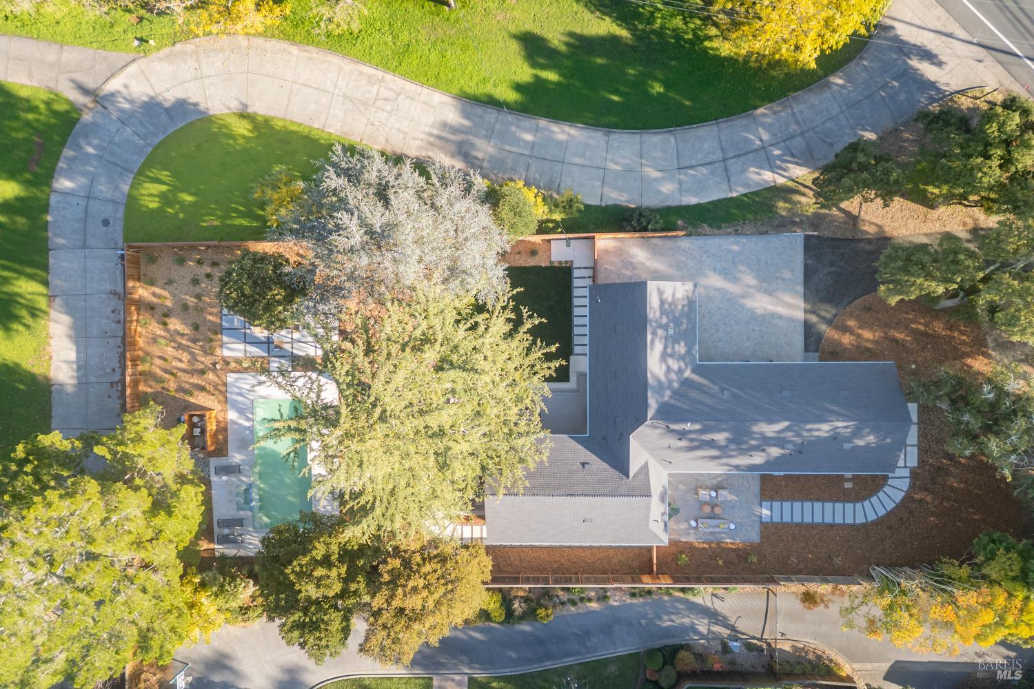 Detail Gallery Image 4 of 58 For 2242 Vineyard Rd, Novato,  CA 94947 - 4 Beds | 3/1 Baths