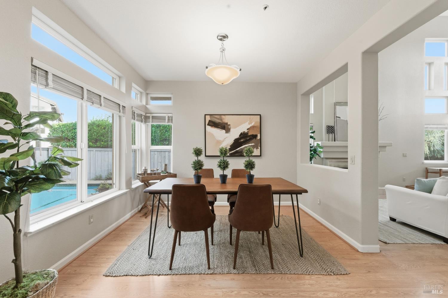 Detail Gallery Image 12 of 56 For 45 Cove Ct, Napa,  CA 94559 - 3 Beds | 2/1 Baths