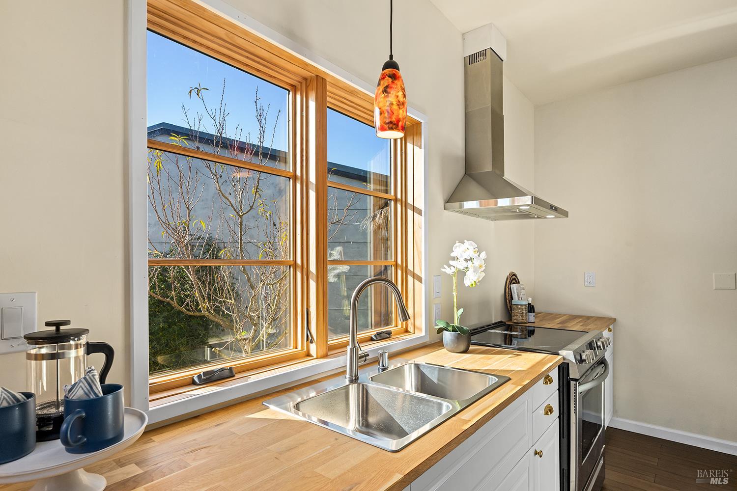 Detail Gallery Image 51 of 75 For 5300 Gravenstein Hwy, Sebastopol,  CA 95472 - 5 Beds | 6/1 Baths