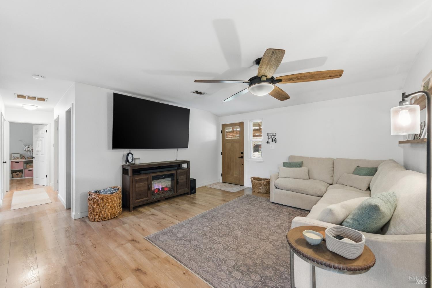 Detail Gallery Image 12 of 42 For 456 Buckeye St, Vacaville,  CA 95688 - 3 Beds | 1 Baths