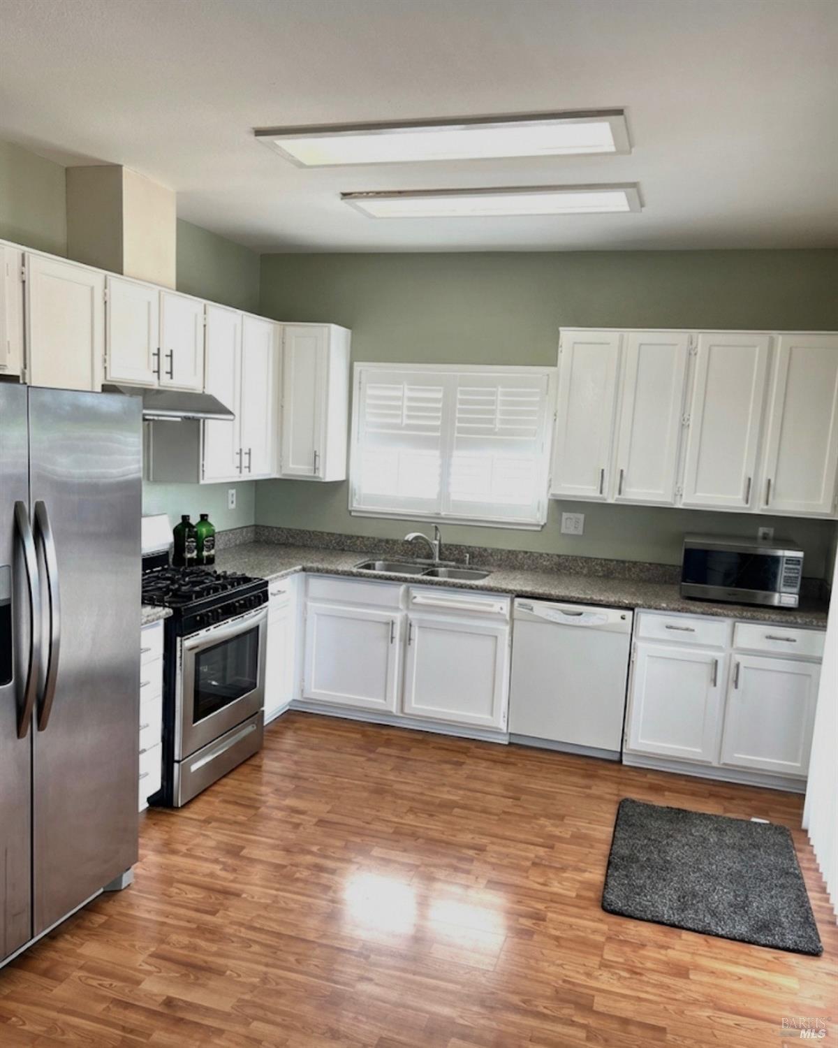 Detail Gallery Image 5 of 23 For 1130 Silk Oak Dr, Suisun City,  CA 94585 - 3 Beds | 2/1 Baths