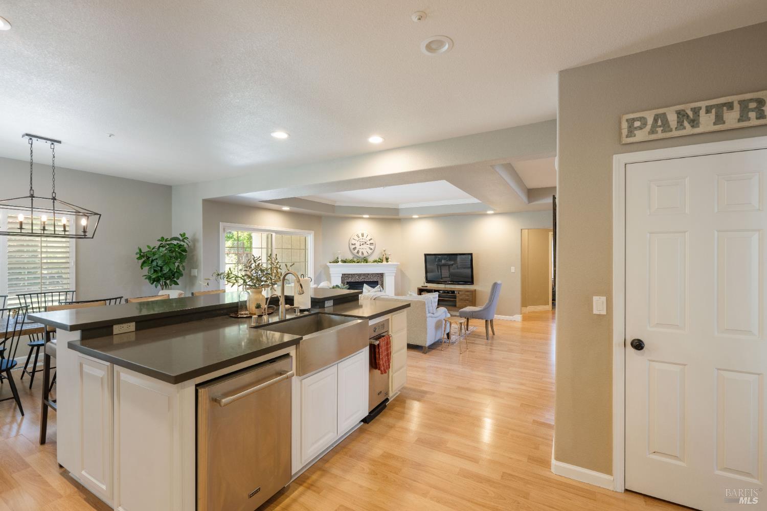 Detail Gallery Image 14 of 68 For 1238 Darling St, Napa,  CA 94558 - 5 Beds | 3/1 Baths