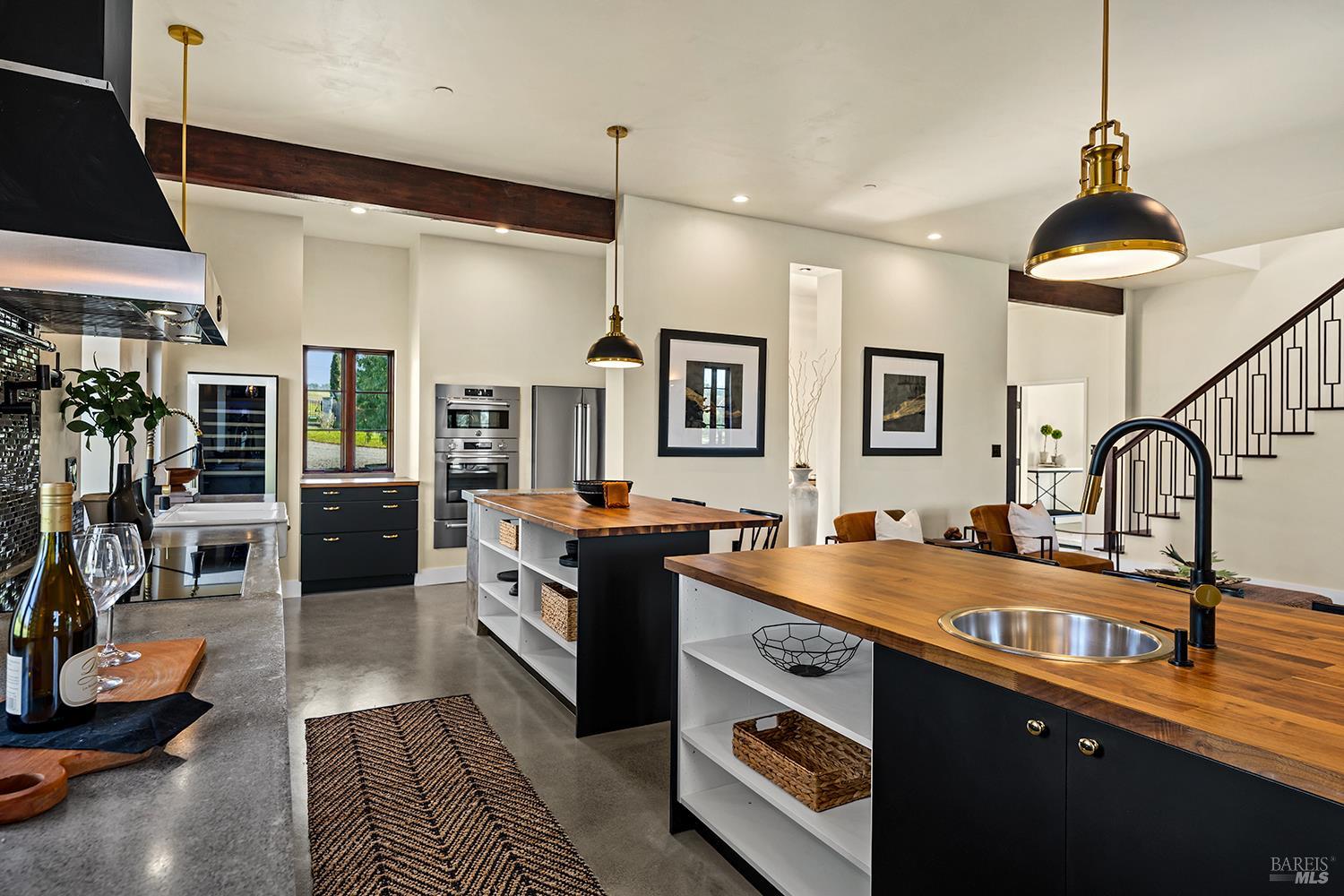 Detail Gallery Image 22 of 75 For 5300 Gravenstein Hwy, Sebastopol,  CA 95472 - 5 Beds | 6/1 Baths