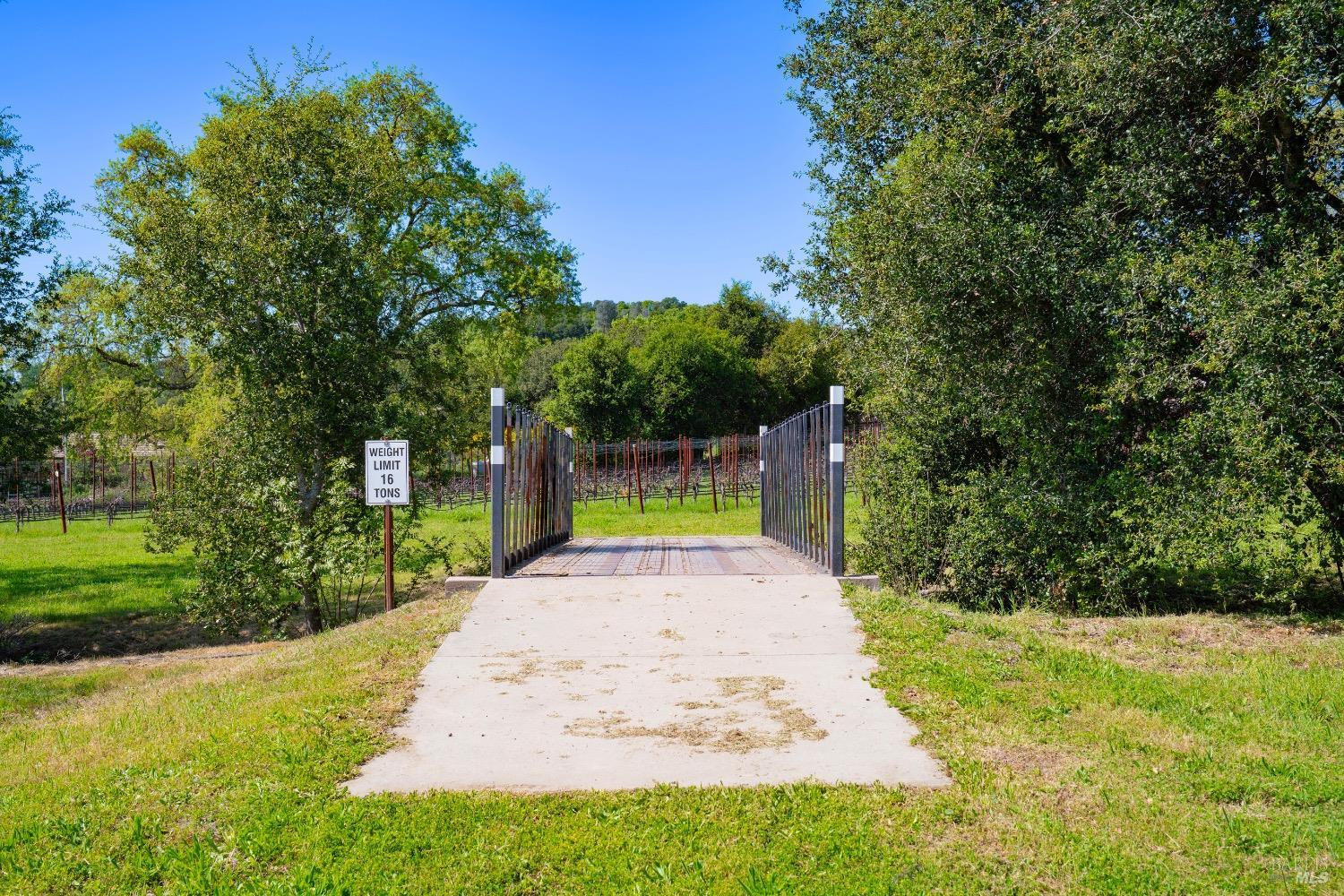 Detail Gallery Image 20 of 30 For 4094 E 3rd Ave, Napa,  CA 94558 - 4 Beds | 2 Baths