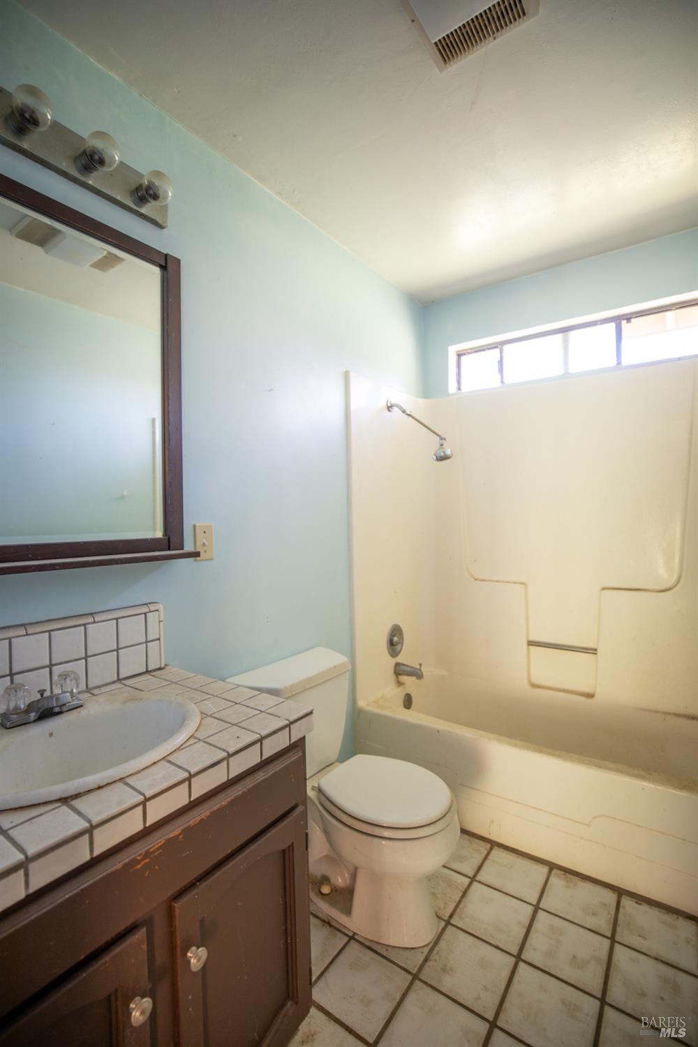 Detail Gallery Image 14 of 41 For 2300 Brack Rd, Healdsburg,  CA 95448 - 3 Beds | 2 Baths