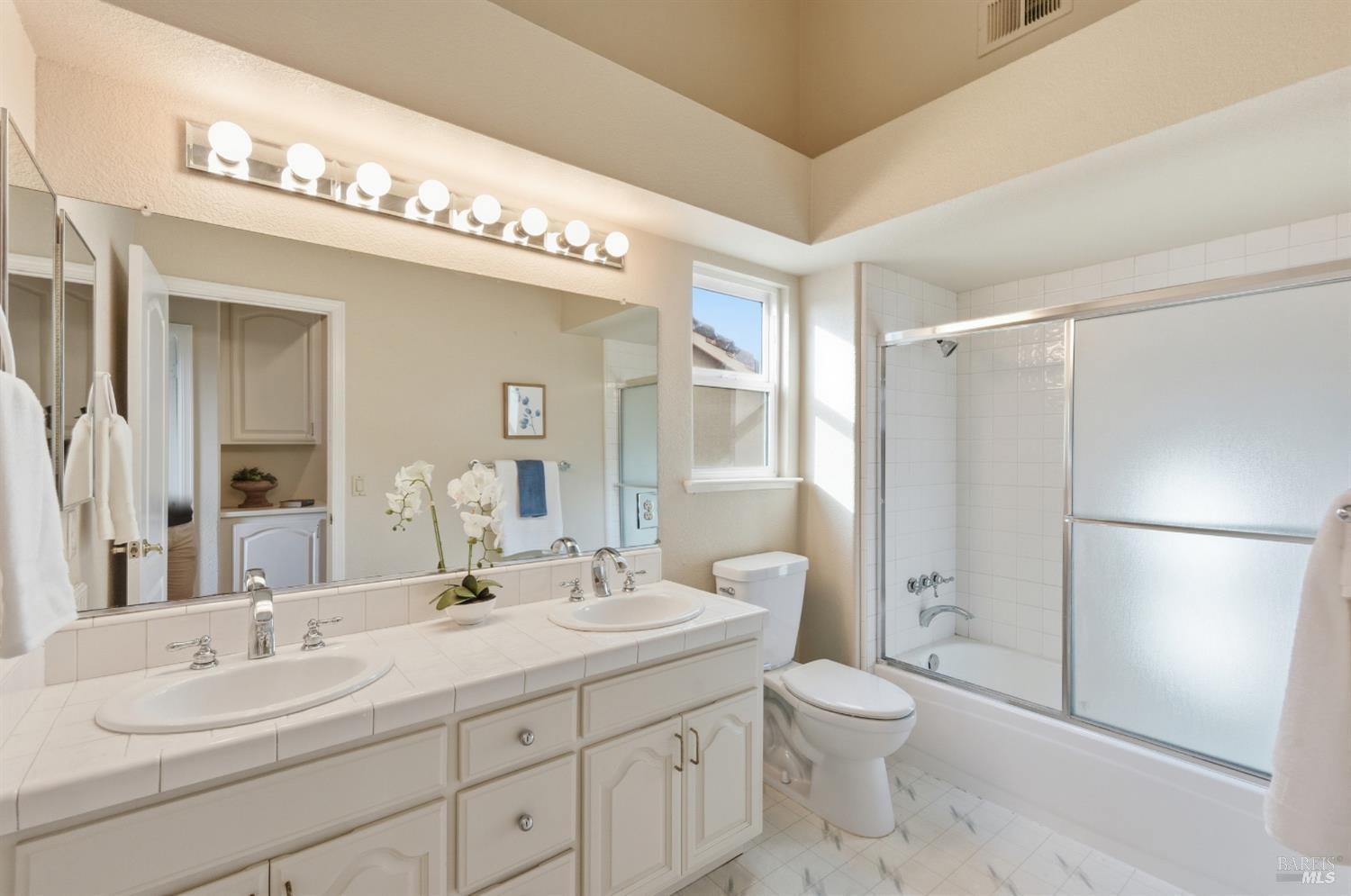 Detail Gallery Image 30 of 56 For 45 Cove Ct, Napa,  CA 94559 - 3 Beds | 2/1 Baths