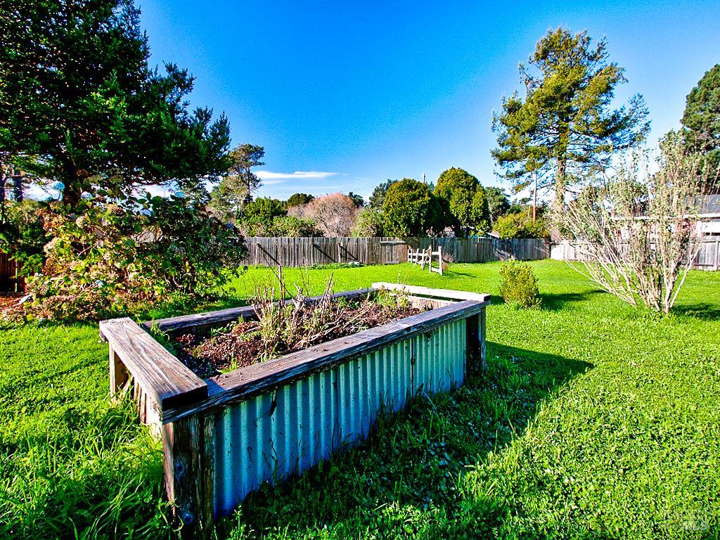 Detail Gallery Image 35 of 72 For 17750 Barbizon Ln, Fort Bragg,  CA 95437 - 3 Beds | 2 Baths