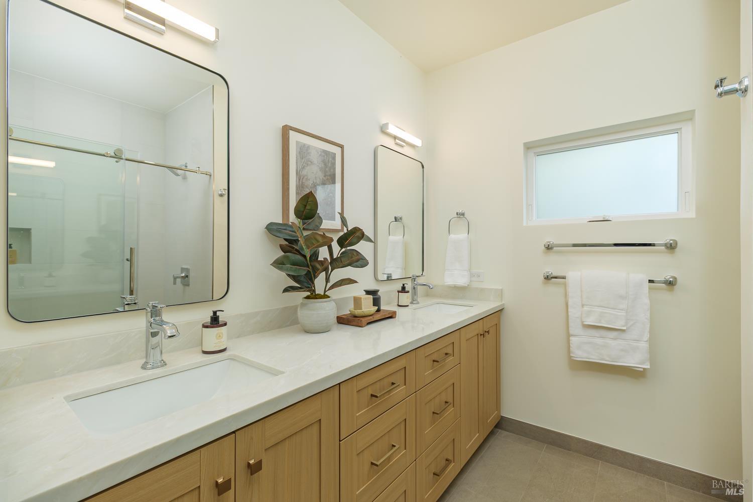 Detail Gallery Image 16 of 58 For 2242 Vineyard Rd, Novato,  CA 94947 - 4 Beds | 3/1 Baths