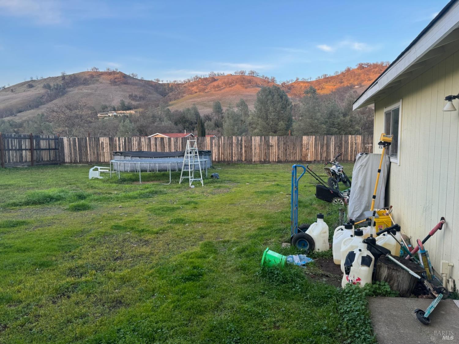 Detail Gallery Image 5 of 7 For 3096 Spring Valley Rd, Clearlake Oaks,  CA 95423 - 4 Beds | 2 Baths