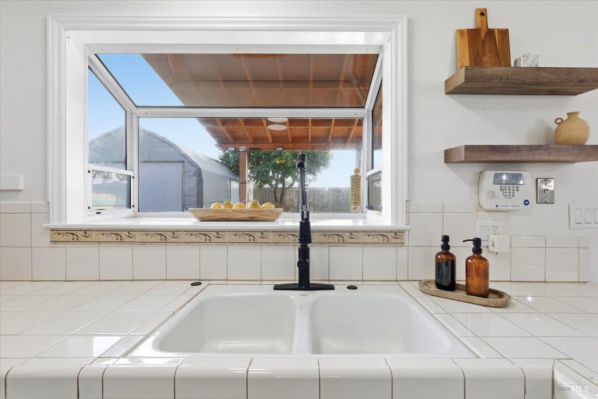 Detail Gallery Image 11 of 45 For 615 Chyrl Way, Suisun City,  CA 94585 - 3 Beds | 2 Baths