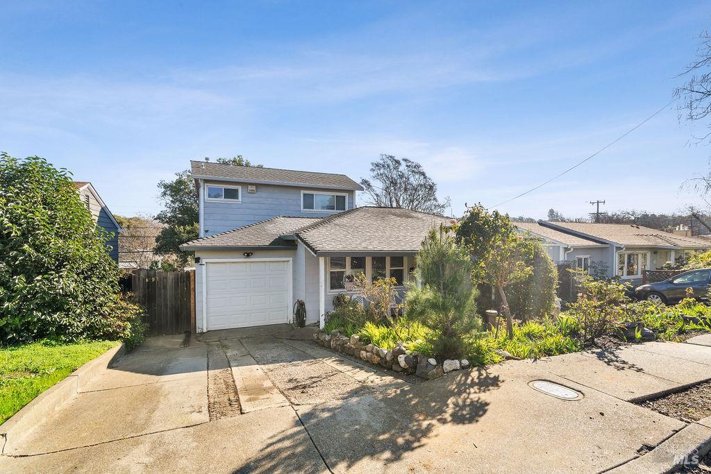 Detail Gallery Image 2 of 11 For 624 Laurel St, Vallejo,  CA 94591 - 3 Beds | 2 Baths