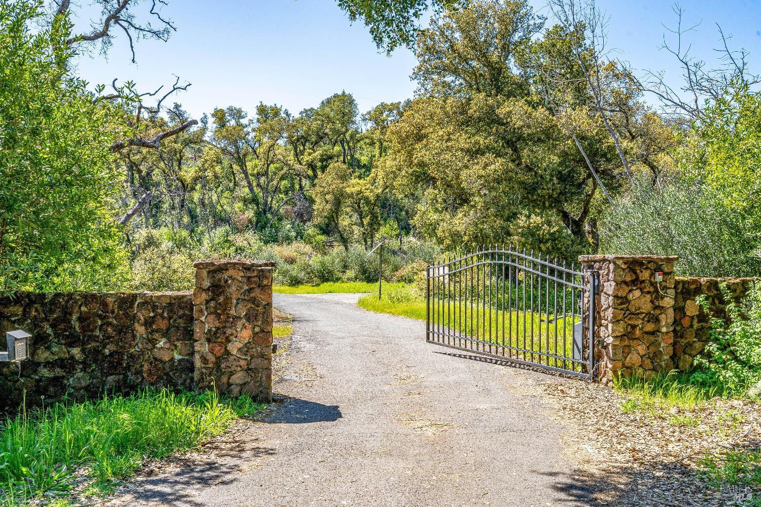 Detail Gallery Image 8 of 26 For 2077 Soda Canyon Rd, Napa,  CA 94558 - – Beds | – Baths
