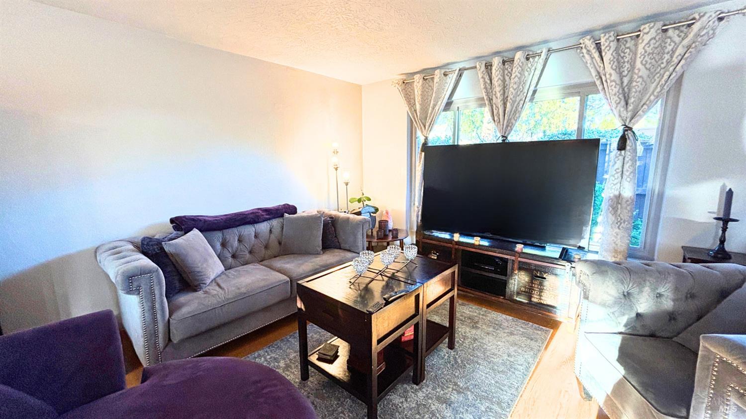 Detail Gallery Image 4 of 31 For 1749 Las Raposas Ct, Santa Rosa,  CA 95409 - 3 Beds | 1/1 Baths