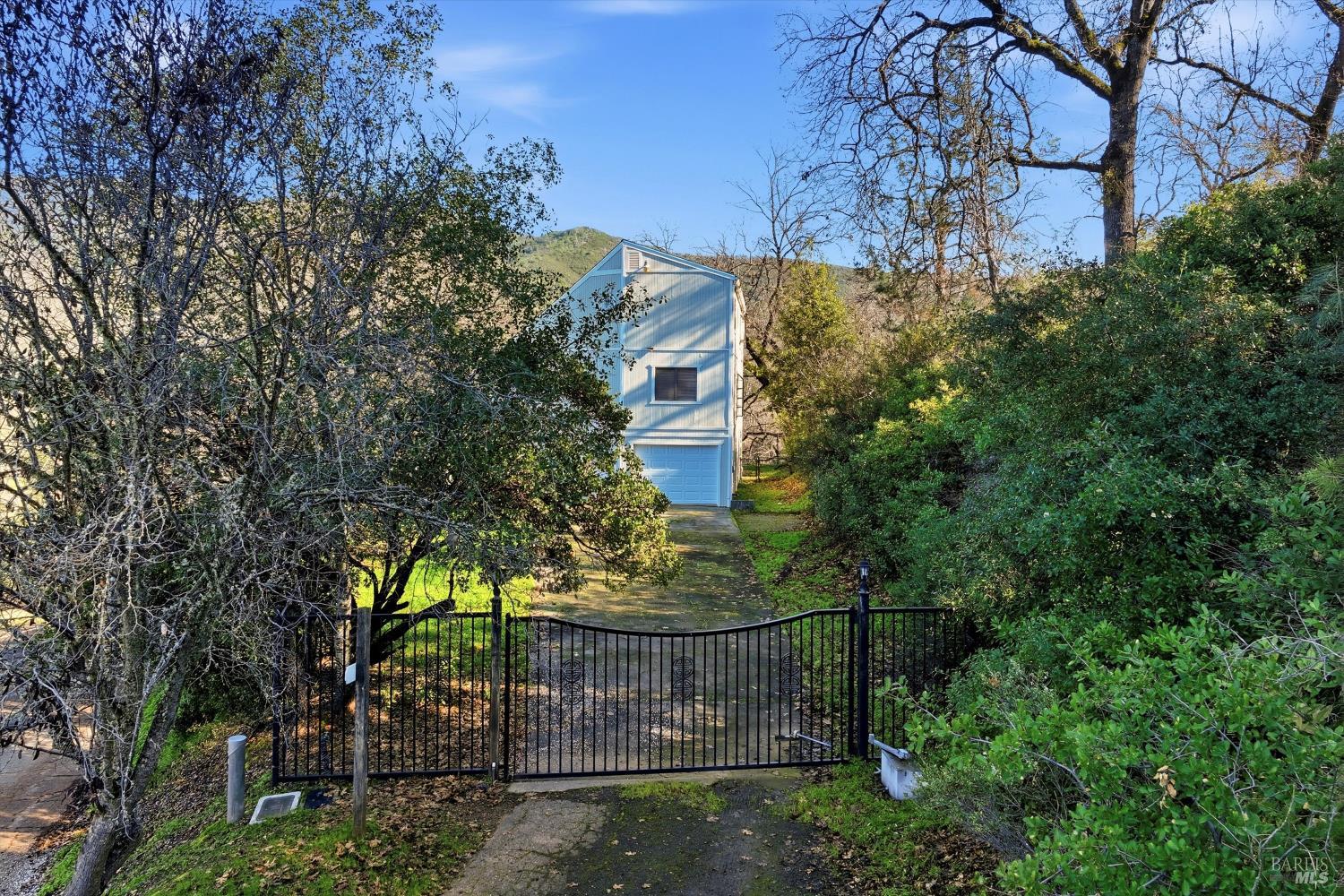 Detail Gallery Image 4 of 48 For 6963 Panoramic Dr, Lucerne,  CA 95458 - 3 Beds | 3 Baths