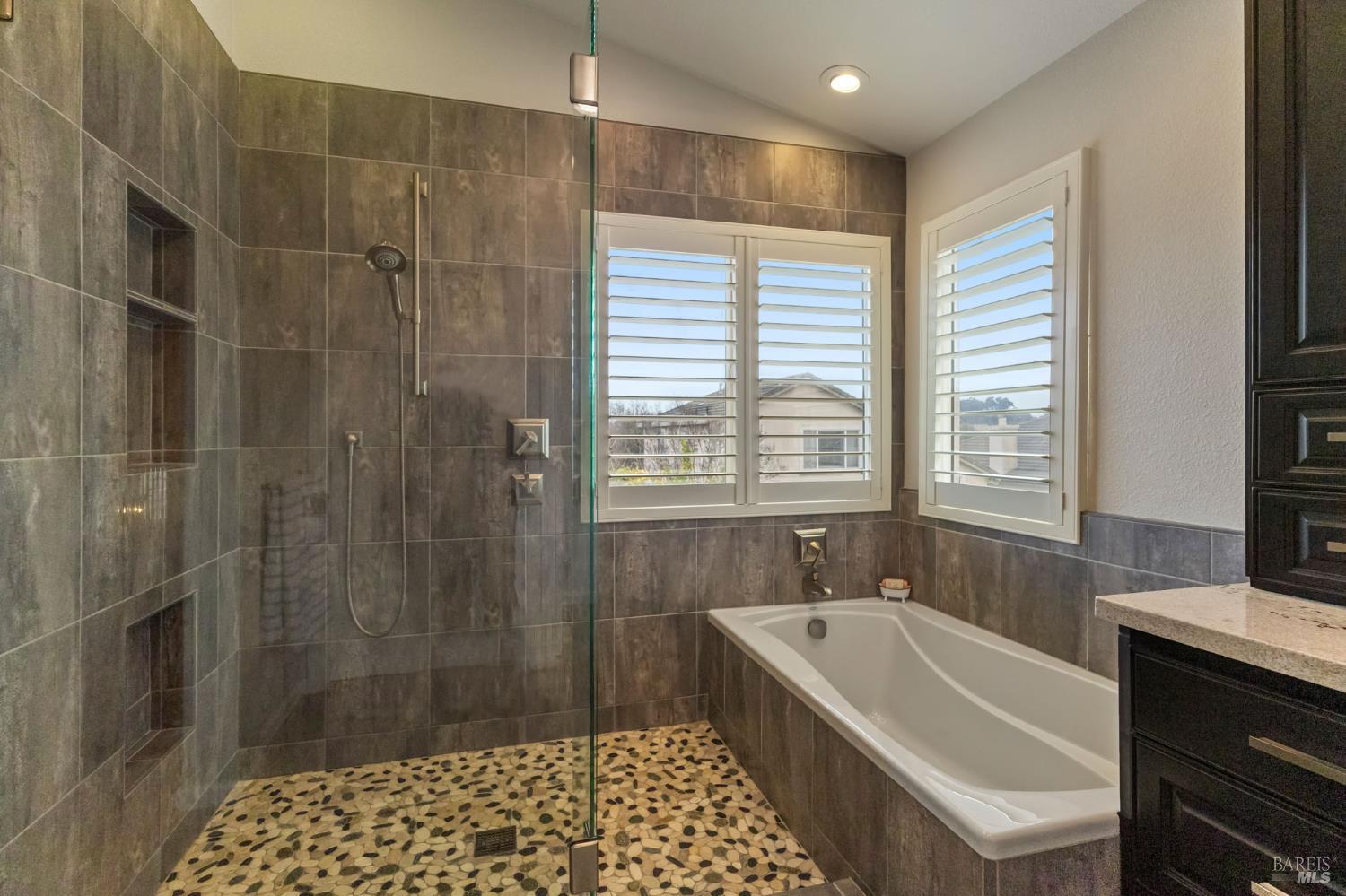 Detail Gallery Image 35 of 58 For 562 Citadel Ct, Fairfield,  CA 94534 - 4 Beds | 3 Baths