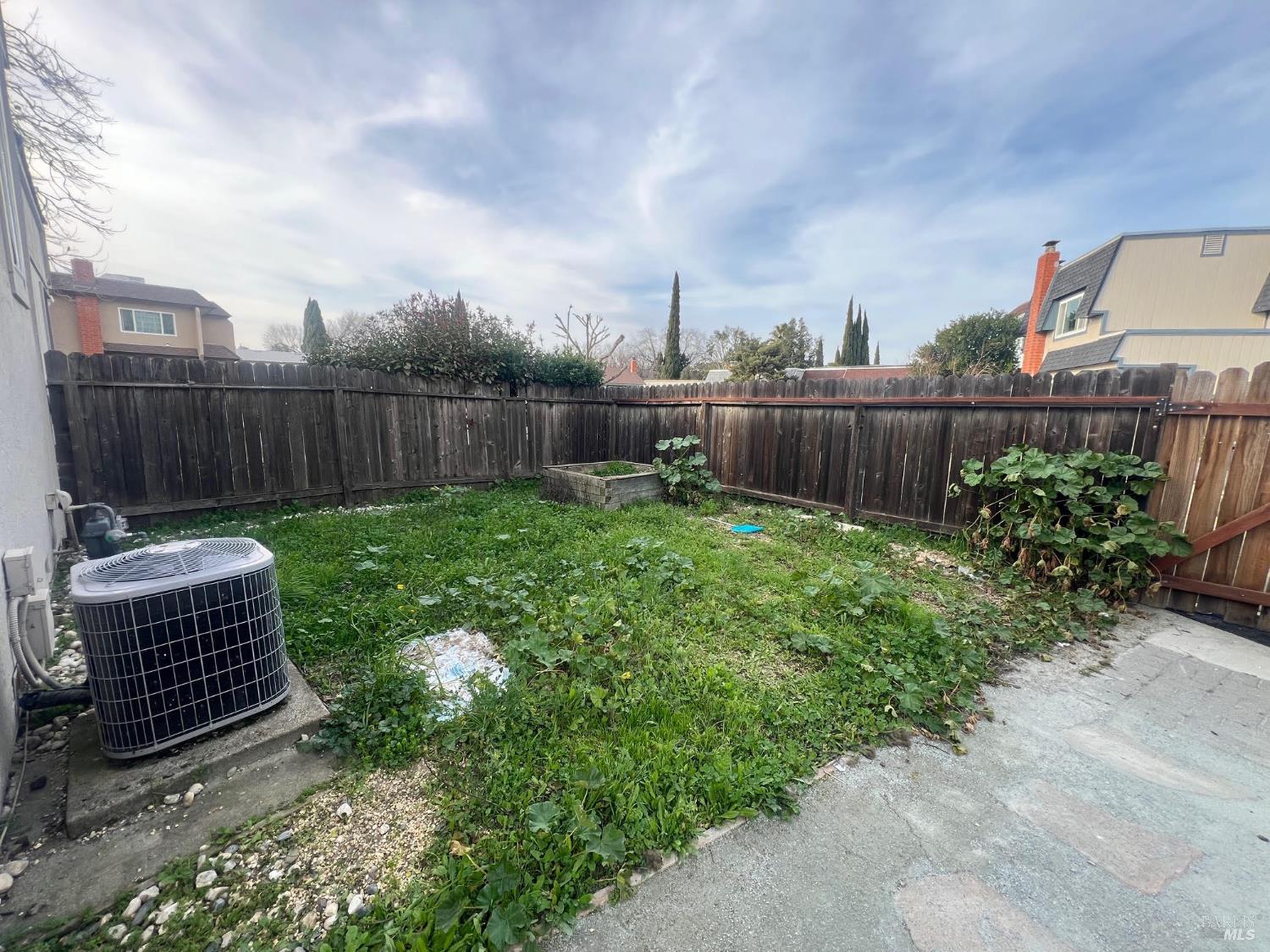 Detail Gallery Image 13 of 15 For 2532 Beaufort Ct, Fairfield,  CA 94533 - 3 Beds | 1/1 Baths