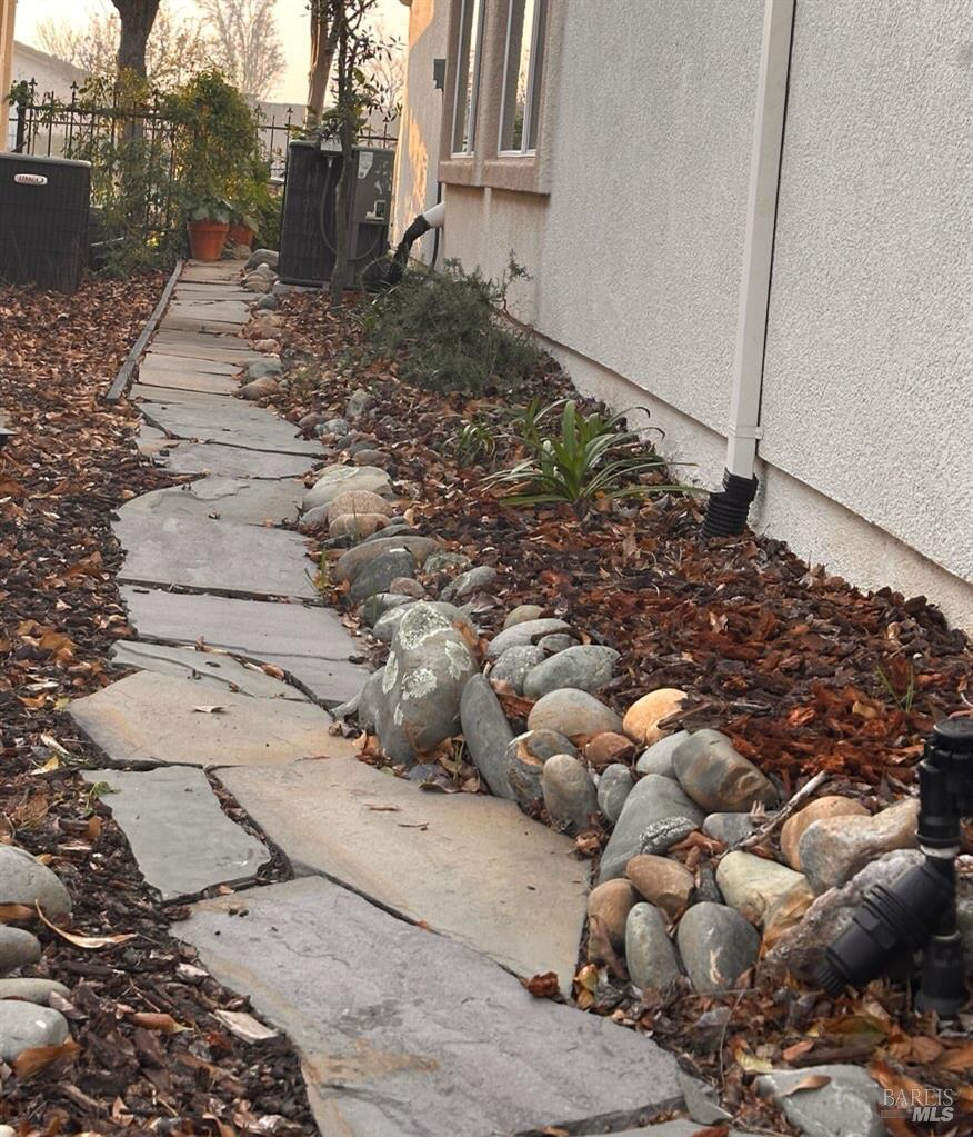 Detail Gallery Image 28 of 31 For 402 Riverwood Ln, Rio Vista,  CA 94571 - 2 Beds | 2 Baths