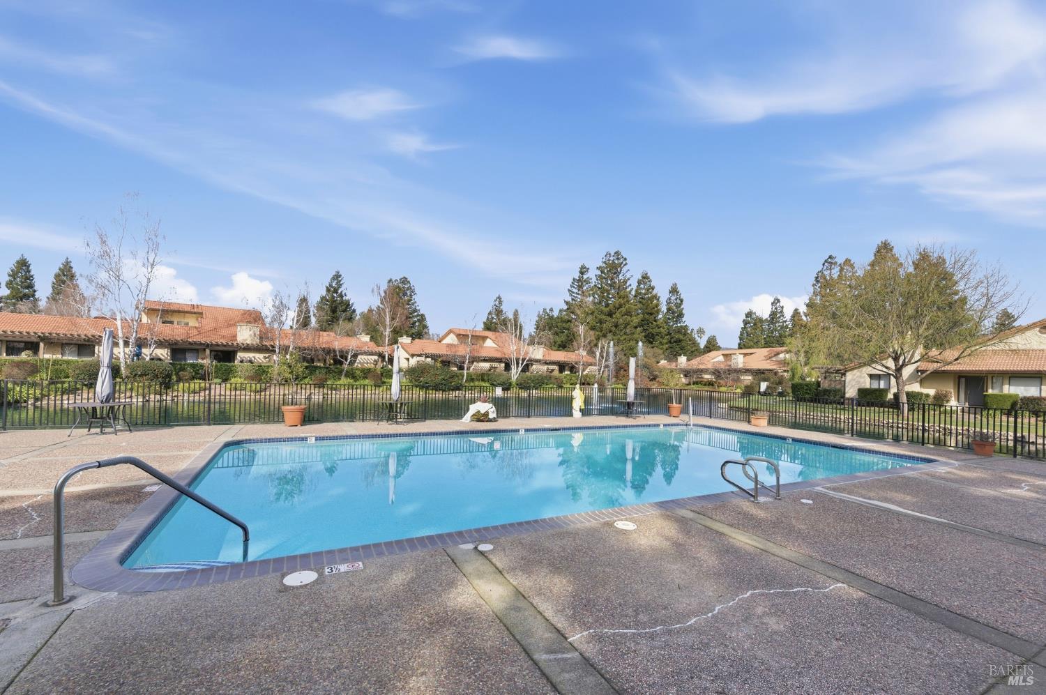 Detail Gallery Image 36 of 40 For 77 Fountain Grove Cir, Napa,  CA 94558 - 2 Beds | 2 Baths