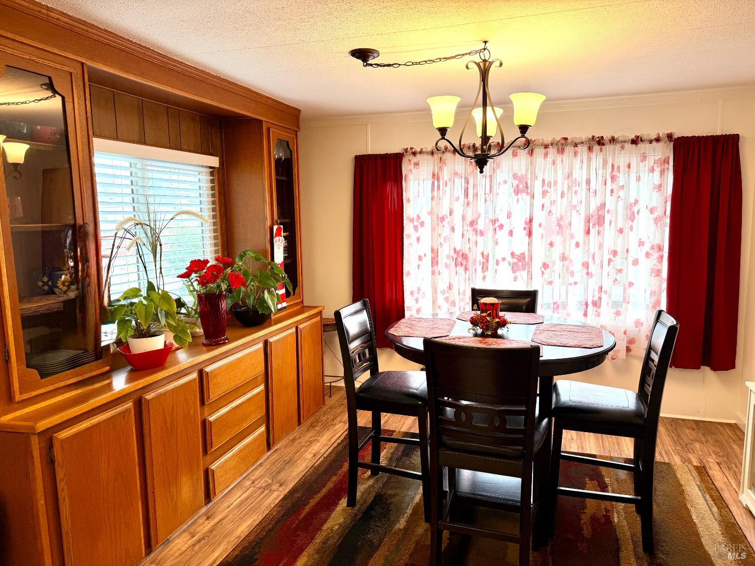 Detail Gallery Image 10 of 28 For 314 San Marcus Dr, Vallejo,  CA 94590 - 3 Beds | 2 Baths