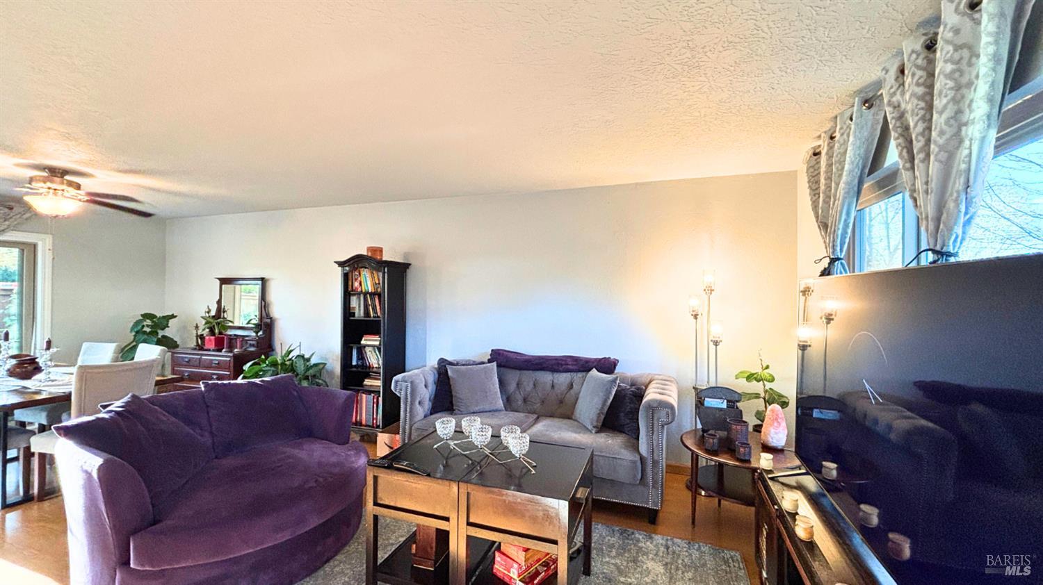 Detail Gallery Image 5 of 31 For 1749 Las Raposas Ct, Santa Rosa,  CA 95409 - 3 Beds | 1/1 Baths